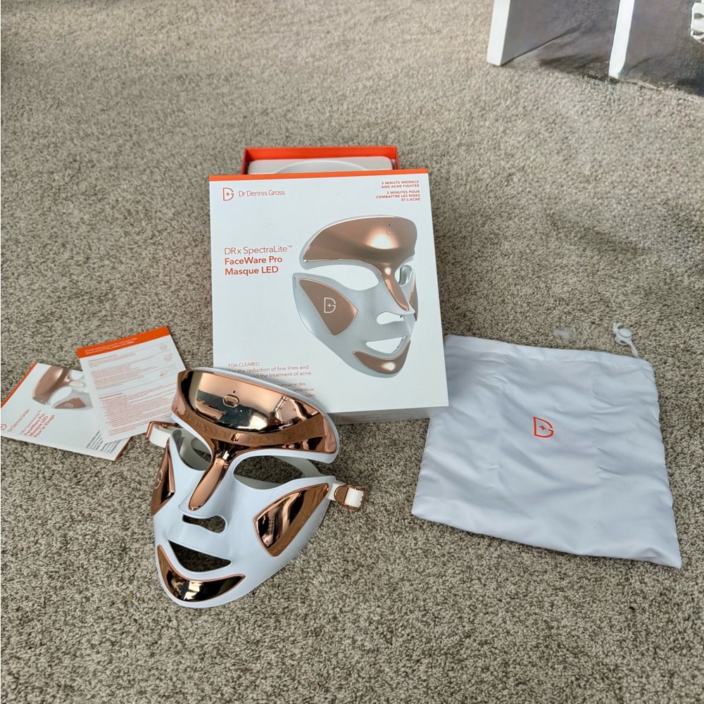 Dr. Dennis Gross SpectraLite FaceWare Pro LED Mask